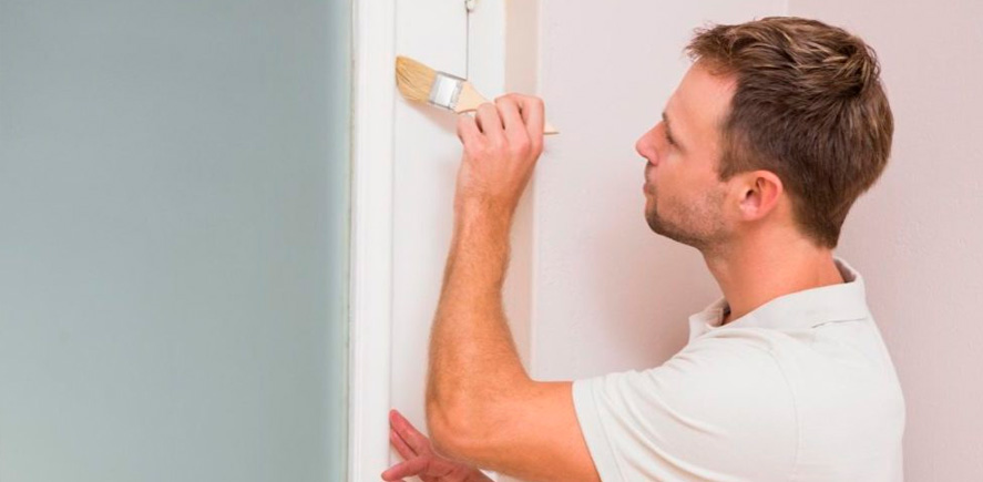 ¿Cómo se pinta una puerta?    