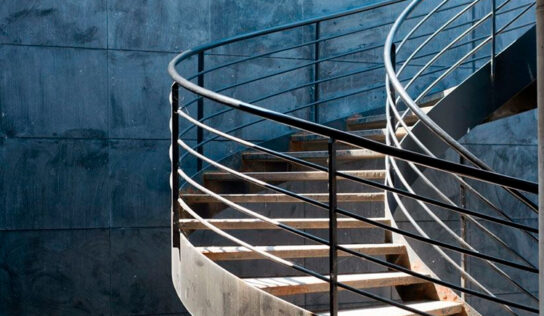 Escaleras de acero: seguridad y diseño