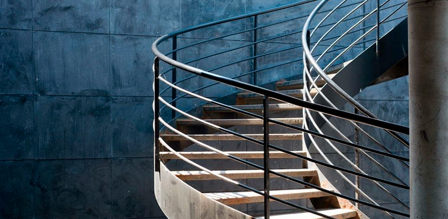 Escaleras de acero: seguridad y diseño