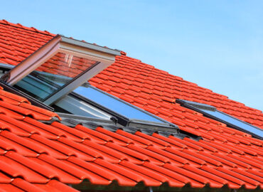 Filtraciones en el tejado: ¿Cómo abordarlas y proteger tu hogar?