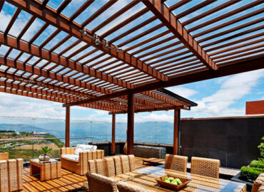 Todo lo que debes saber sobre las pérgolas de madera en áticos