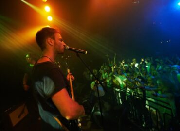 PRIXMAPRO señala los beneficios de contratar música en vivo para eventos