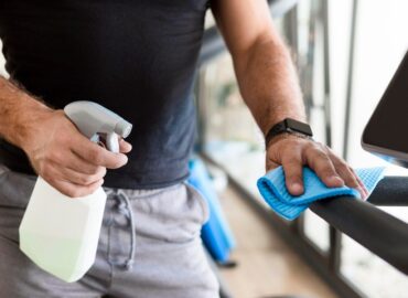 362 veces más gérmenes que un inodoro: cómo evitar que un gimnasio sea un foco de infecciones