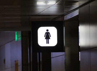 Casi la mitad de las mujeres reconoce haber necesitado productos de higiene menstrual en espacios públicos sin poder acceder a ellos