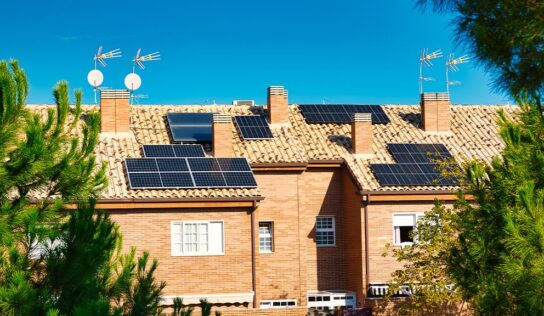 SyA Instalaciones analiza la rentabilidad de instalar placas solares en comunidades de vecinos
