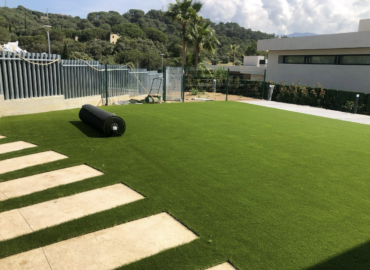 Puntal destaca el auge de la instalación de césped artificial como uno de los servicios con mayor demanda