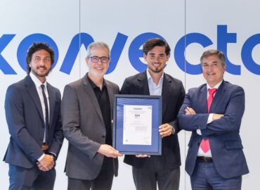 Konecta recibe la certificación ISO 42001 de la mano de AENOR y refuerza su liderazgo en el desarrollo responsable de IA