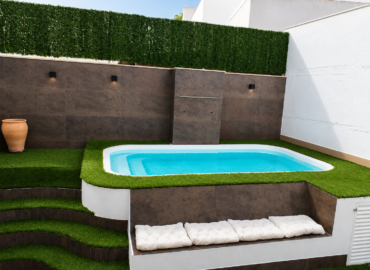 Piscinas de poliéster en Sevilla: cómo una piscina puede aumentar el atractivo de venta y alquiler de una vivienda