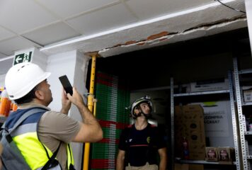 Arquitectos técnicos y bomberos revisan más de 3.000 incidencias en edificios de Granada