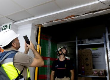 Arquitectos técnicos y bomberos revisan más de 3.000 incidencias en edificios de Granada
