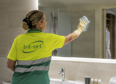 Tot-Net gestiona la limpieza en hoteles y residencias mediante planes personalizados