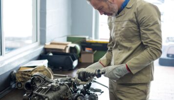 Talleres Murillo analiza los 5 hábitos de conducción que pueden favorecer la acumulación de carbonilla en el motor